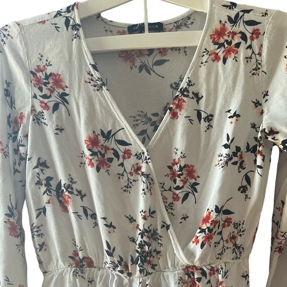 EUC KENDALL & KYLIE ROMPER MEDIUM - Picture 2 of 4